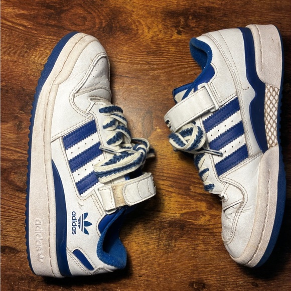Adidas Forum Low White and Blue Sneakers - Picture 1 of 6